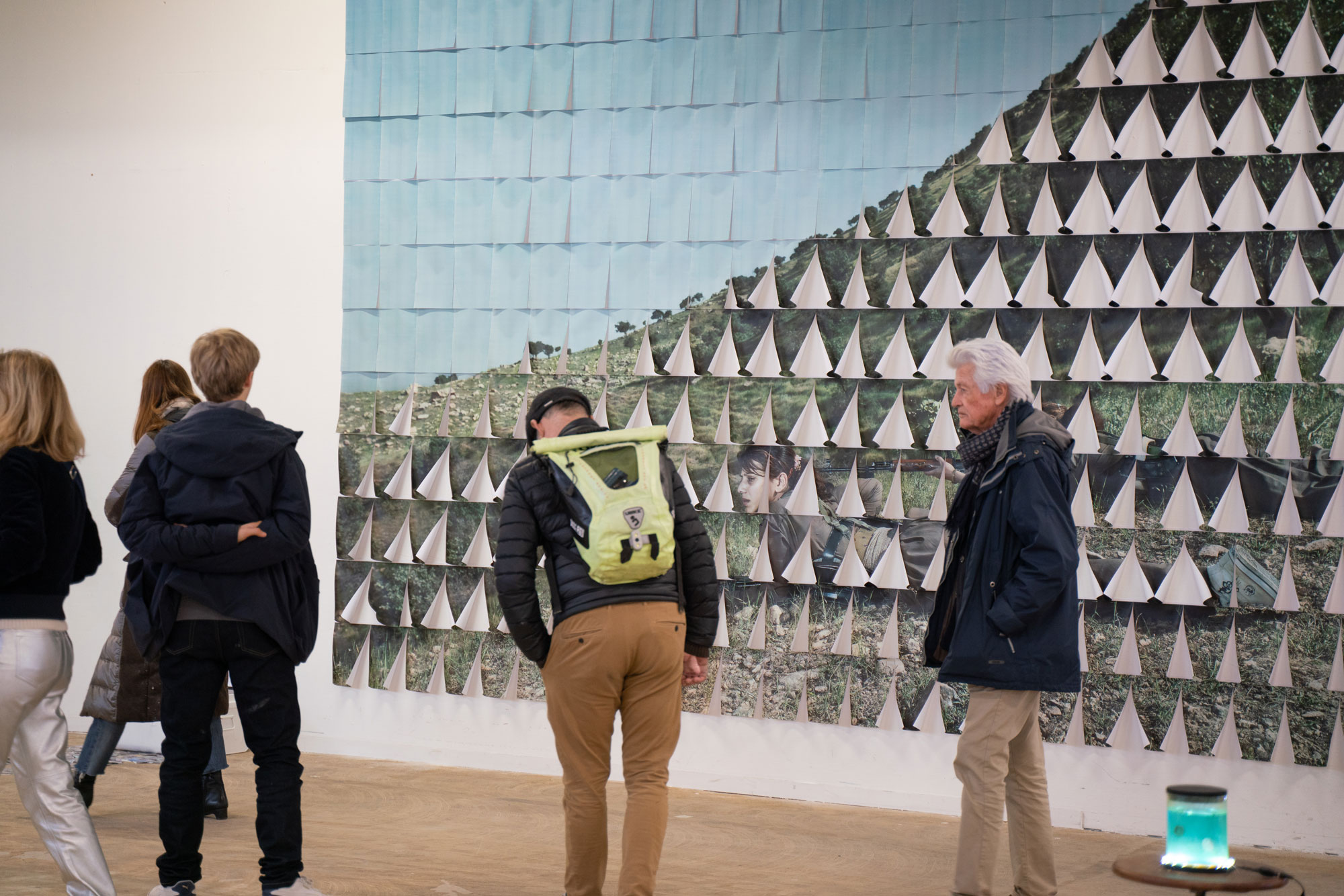 POUSH accueille et accompagne des artistes, programme des expositions et des événements dans une ancienne tour de bureaux à la Porte Pouchet à Clichy (©Ismaël Bazri)